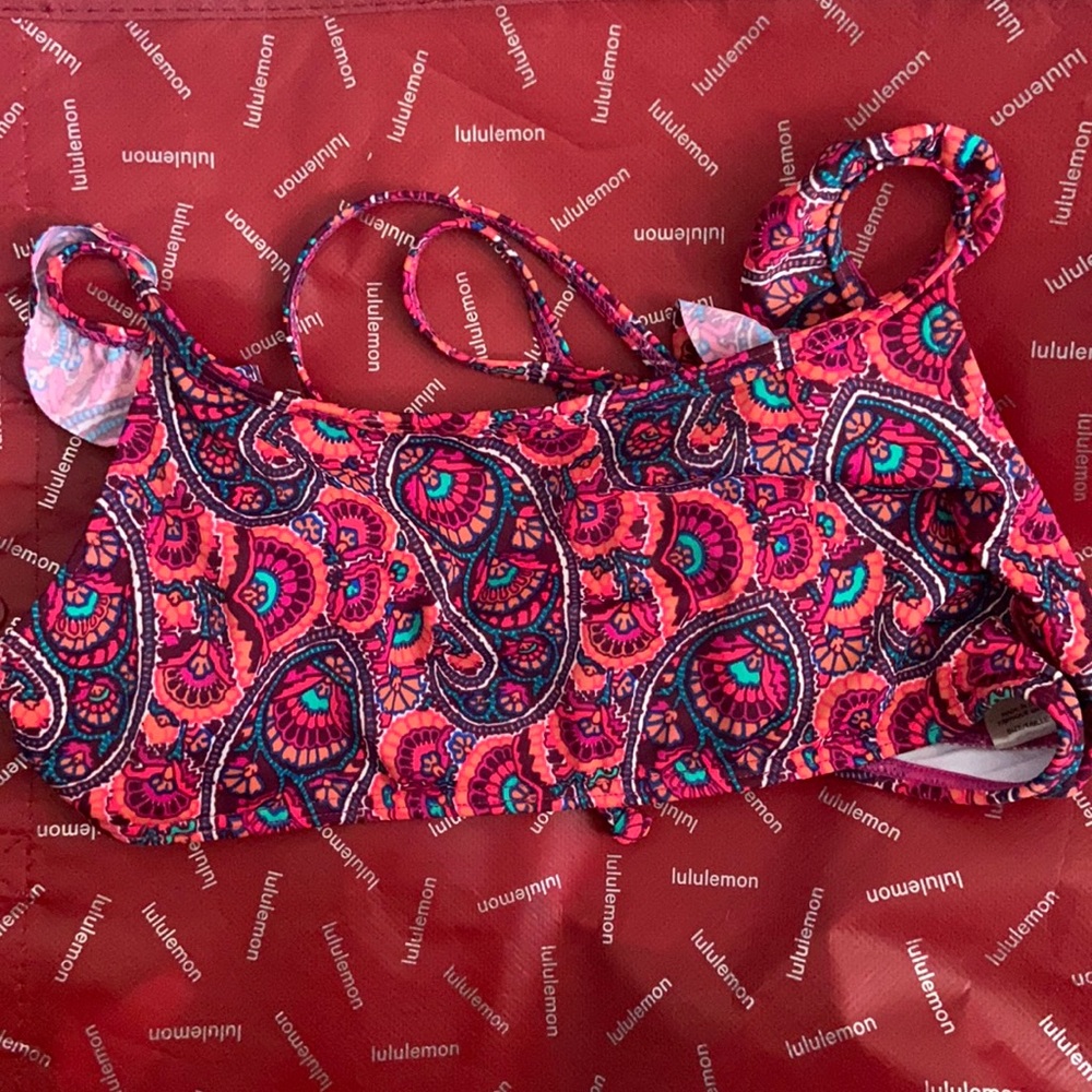 Beautiful billabong bathing suit!